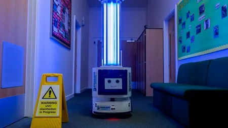 CE va pune la dispoziția spitalelor europene 200 de roboți pentru dezinfectare
