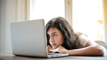ANAF descoperă milioane de lei nedeclarați în videochat și comerț online