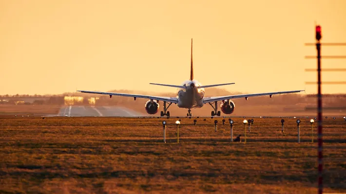 Din aprilie, românii zboară mai ușor în Europa. Șase rute noi pentru iubitorii de călătorii