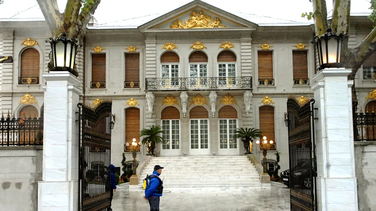 Misterele Bucureștiului! Tunelul secret de sub palatul lui Gigi Becali. Nimeni nu știe unde poate duce