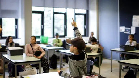 Jumătate dintre elevii din România ar putea merge la școală pe 8 februarie