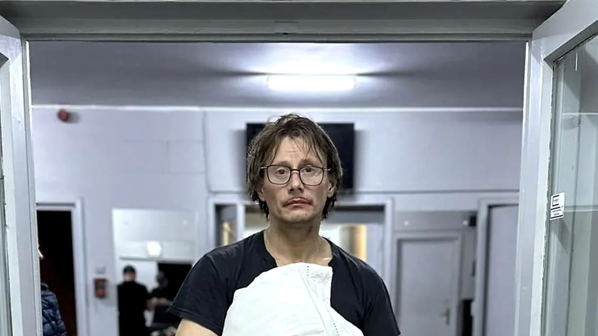 Actorul Marius Manole a împlinit azi 45 de ani. La mulți ani!