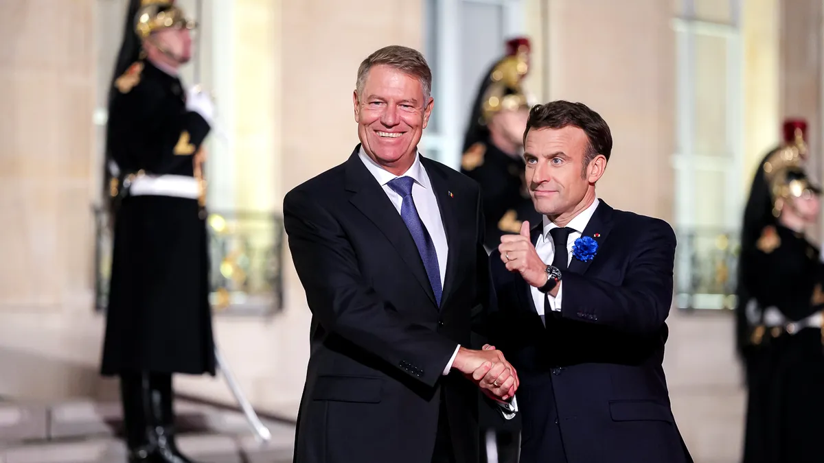 Klaus Iohannis, convocat de urgență la Paris, de președintele Macron