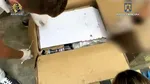Au ridicat un colet cu droguri adus din Spania prin curierat și au fost reținuți de procurori