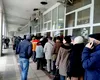 Efect imprevizibil al majorării taxelor. Sute de gălățeni au stat la coadă, la minus 9 grade, ca să-și plătească impozitele