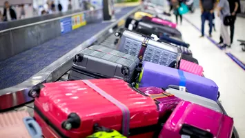 Bagajele, coșmarul de după aterizare: întârzieri record la Otopeni
