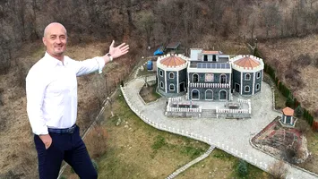 Cum arată castelul unui primar din România