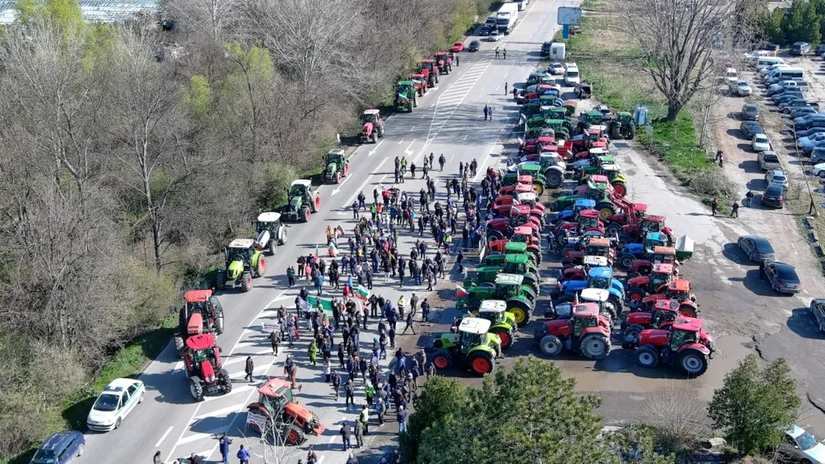 Fermierii bulgari protestează la graniță cu România