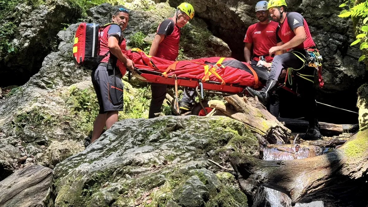 În 24 de ore, 20 de persoane au fost salvate de Salvamont