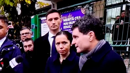 Ionuț, „vedeta” din echipa SPP care a cucerit româncele, din nou alături de preşedinte la vot (VIDEO)