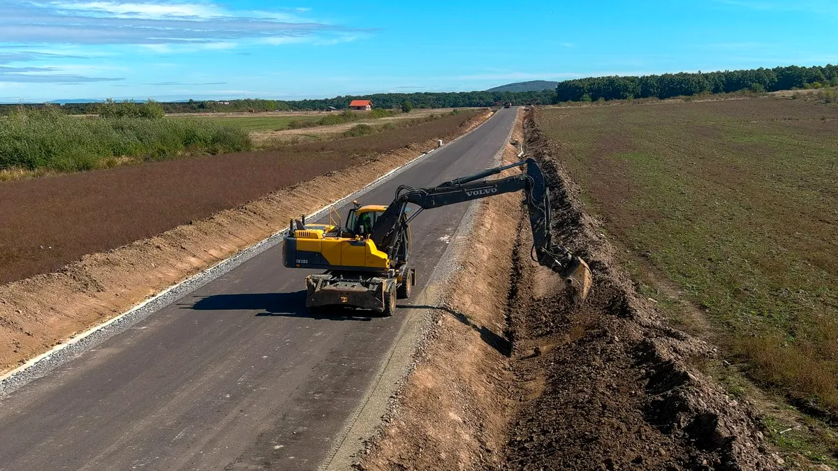 Pregătiri finale pentru deschiderea unui nou drum de mare viteză. Leagă mai multe drumuri naționale importante