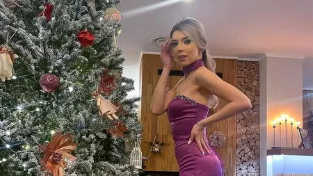 Bernadette Szocs a atras toate privirile la o petrecere de Crăciun (Foto)