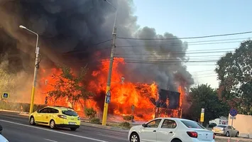 Incendiu în inima stațiunii Mamaia. Un simbol al distracției transformat în ruină