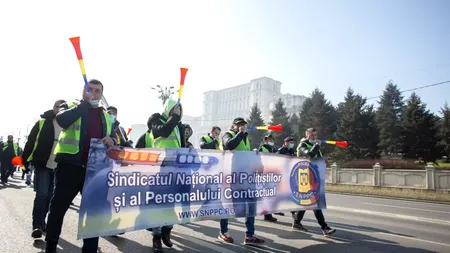 Polițiștii, în stradă: „Cu cine să rezistăm în fața unei posibile invazii a vecinului de la est?”