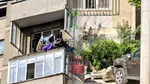 Balcon prăbușit peste mașini la un bloc din București: ISC deschide anchetă