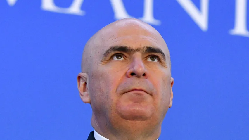Ilie Bolojan, „asasinul” magiei capitalismului. Mircea Dinescu, cunoscut publicist, a găsit și pedeapsa celui considerat vinovat pentru starea de fapt!