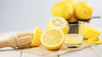 Băutura care ne ajută să ne menținem intestinele curate. Se consumă dimineața