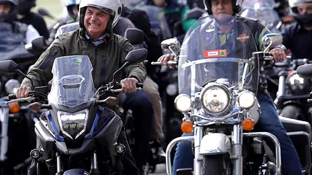 Cum a condus președintele Braziliei o coloană de motocicliști (VIDEO)