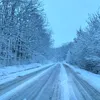 Lapoviță și ninsoare pe crestele munților, rafale de peste 50 km/h în Dobrogea. Cum se schimbă vremea până pe 16 noiembrie