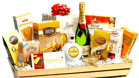 Corporatiștii vor să primească de Crăciun, de la angajator, Prosecco și ochelari cu luminițe. Nici mopurile nu sunt refuzate