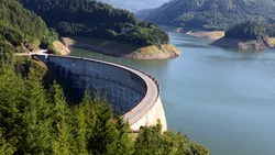 România își sabotează singură securitatea energetică: Hidrocentrala Răstolița, blocată la 98%