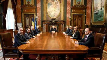 Noul CA al BNR și-a stabilit atribuțiile. Cea mai grea, intervenția pe curs, o are Mugur Isărescu