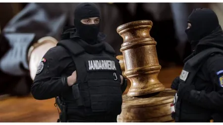Doi jandarmi, eroi pe Facebook, au fost condamnați definitiv pentru că l-au spart cu bătaia pe un tânăr, în sediul poliției