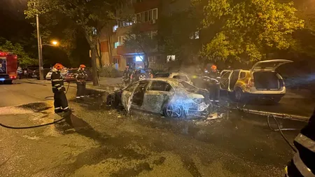 Patru mașini au luat foc pe un bulevard din București