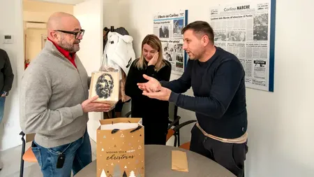 Miracol de Crăciun pentru un român cu datorii uriașe: Un italian a condus 240 de kilometri doar ca să-l ajute