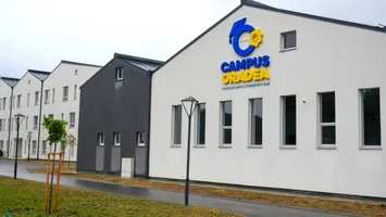 Liceul Tehnologic Dual din Oradea, absorbit prin Legea Bolojan la un an de la inaugurarea făcută chiar de actualul premier