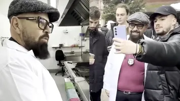 Șeful ANPC, descinderi la cantinele din Regie. Tinerii au stat la coadă să facă poze cu Piedone (VIDEO)