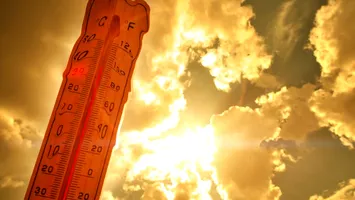 Val de căldură și instabilitate atmosferică. Cod portocaliu și galben în mai multe regiuni din țară