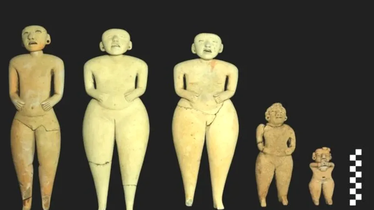 Păpuși înfricoșătoare de 2.400 de ani descoperite pe vârful unei piramide