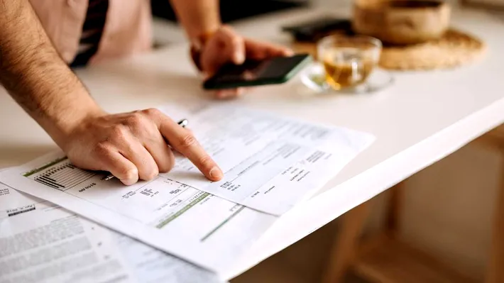 Plafonarea gazelor continuă după 31 martie. Ofertele din piață depășesc cu până la 23% prețul reglementat