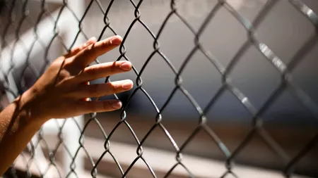 Fugarii plătesc factura: Poliția Română recuperează milioane de lei cheltuite pentru aducerea lor în țară