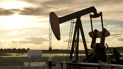 Eșecul negocierilor SUA-Iran a aruncat piețele în haos: prețul petrolului a depășit din nou 100 de dolari pe baril