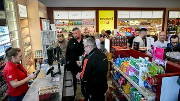 Cum a fost prima zi în Bulgaria după trecerea la euro. Cea mai rostită replică a vânzătorilor: „N-am să-ți dau rest!“