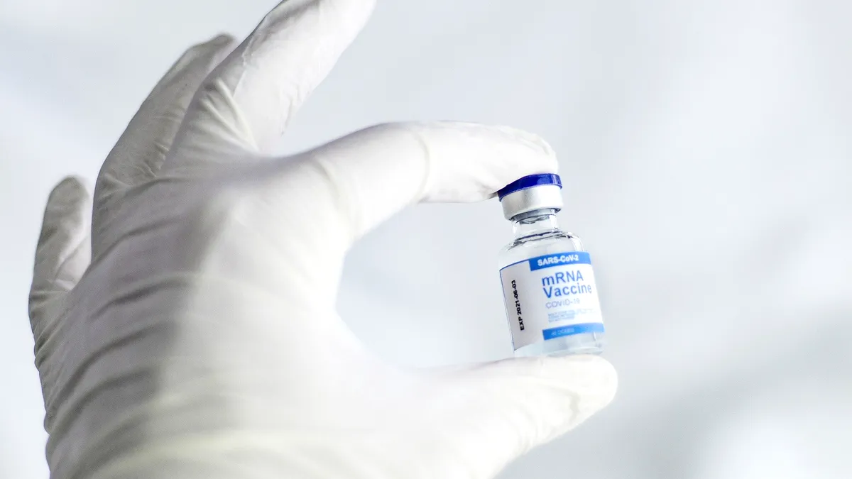 Elveţia recomandă a treia doză de vaccin anti Covid-19 doar persoanelor cu vârsta peste 65 de ani