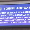 Scene revoltătoare la Mehedinți: bolnavi abandonați în fața instituției care trebuia să-i protejeze