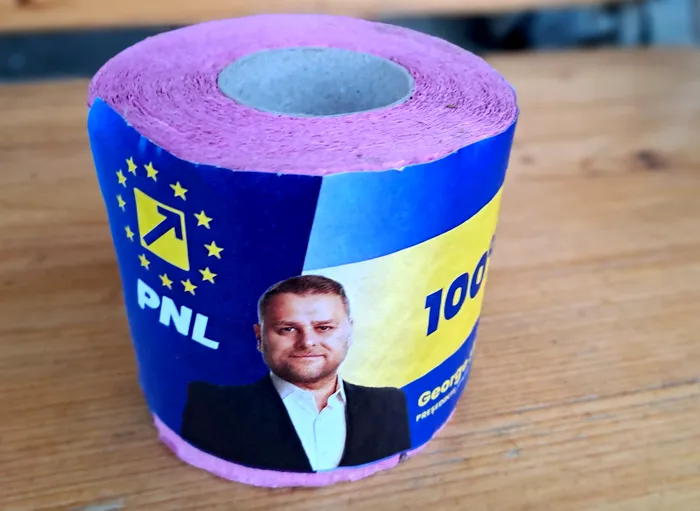 Reacție a PSD după ce George Stângă, fostul lider local PNL, a afirmat că salariul directorului de la Apa Canal este de 60.000 de euro: i-a pus figura pe un sul de hârtie igienică