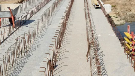 Bacău: A fost semnat studiul de fezabilitate pentru construirea unui pod nou peste râul Bistrița