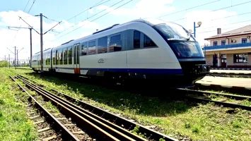Tren „Săgeata albastră” în flăcări în Argeș. Momente de groază pentru pasageri