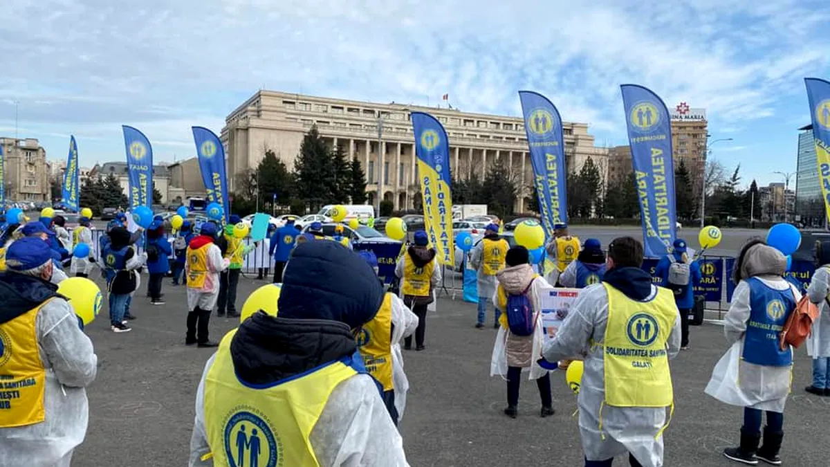Angajații din Sănătate, protest de amploare în fața Palatului Victoria
