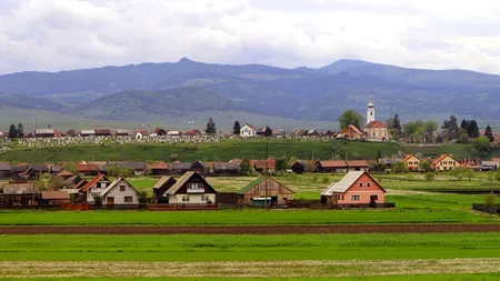 Reprezentanţi ai peste 60 de primării, firme şi ONG-uri participă la Forumul Smart Village