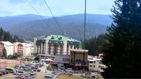 20 de persoane - în aer, deasupra prăpastiei. Telecabina din Bucegi a rămas suspendată. Salvamont a coborât oamenii pe cabluri