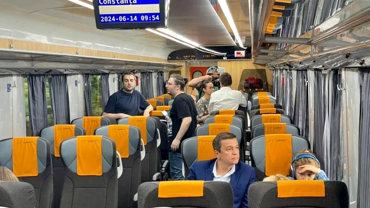 Primul tren modernizat 100% în România intră de mâine în circulație. Are o rută la mare căutare în perioada următoare (VIDEO)