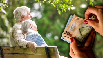 Legea pensiilor 2026: ce trebuie să știe pensionarii care continuă să lucreze pentru a-și majora drepturile