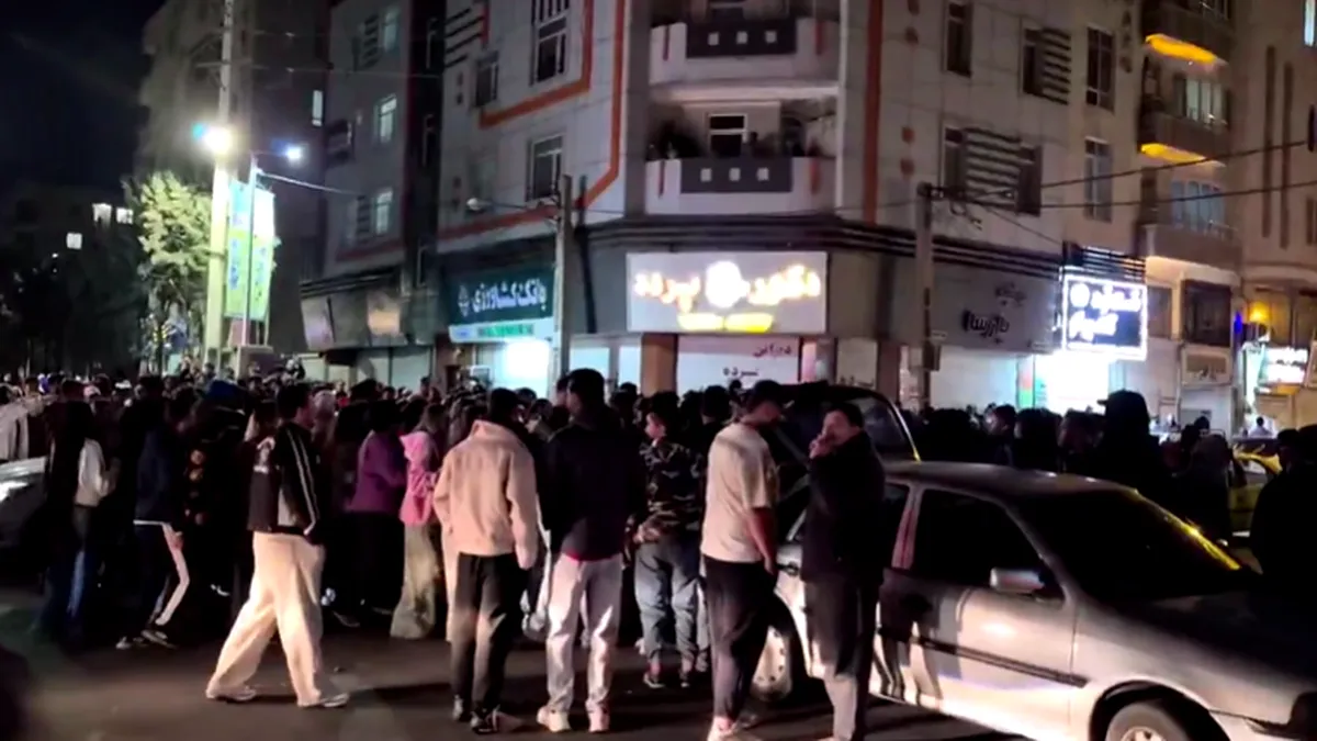 Teheranul, între artificii și doliu după moartea lui Ali Khamenei. 