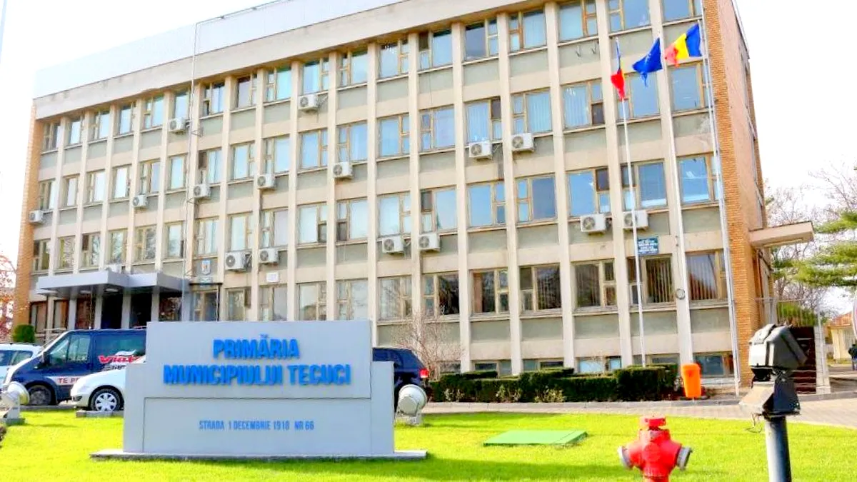 Primăria Tecuci mimează restructurarea: concediază 15% din funcționari, dar în ultimii ani numărul angajaților crescuse cu peste 400%