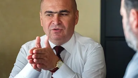 Bolojan insistă pentru reducerea numărului de parlamentari la 300